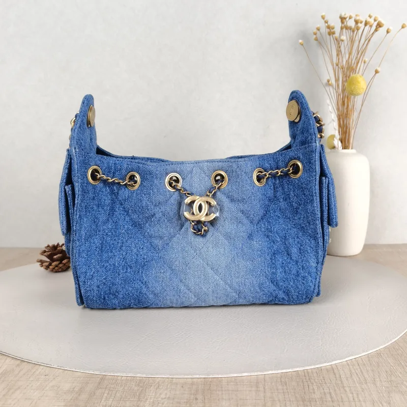 Chanel Crossbody Bag25Bag Blue mini22 × 12.5 × 20 cm