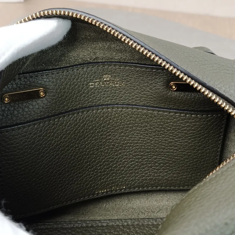 DELVAUX Top Handle Bag Cool Box Box Shoulder Bag Colorblock Calfskinmini21 × 11 × 13 cm — detail view 15 of 17