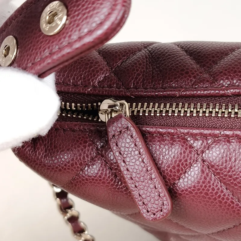 Chanel Crossbody Bag Crossbody Bag Red Grained Calfskin One Size 16 × 6 × 12 cm — detail view 8 of 13