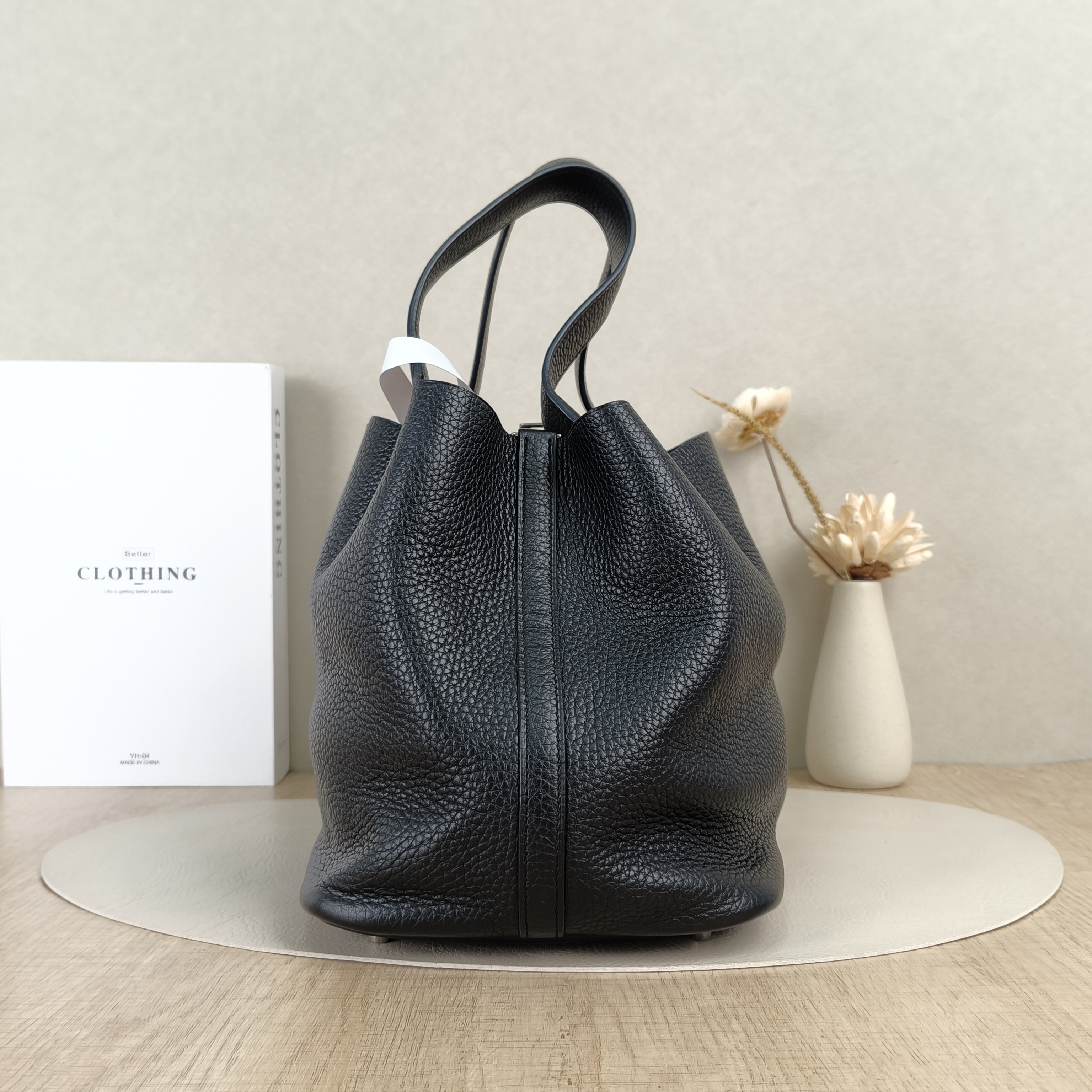 Hermès Top Handle Bag Picotin Lock 22 2289Black Clemence Taurillon TC Calfskin Medium22 × 18 × 21 cm — cover view 6 of 9