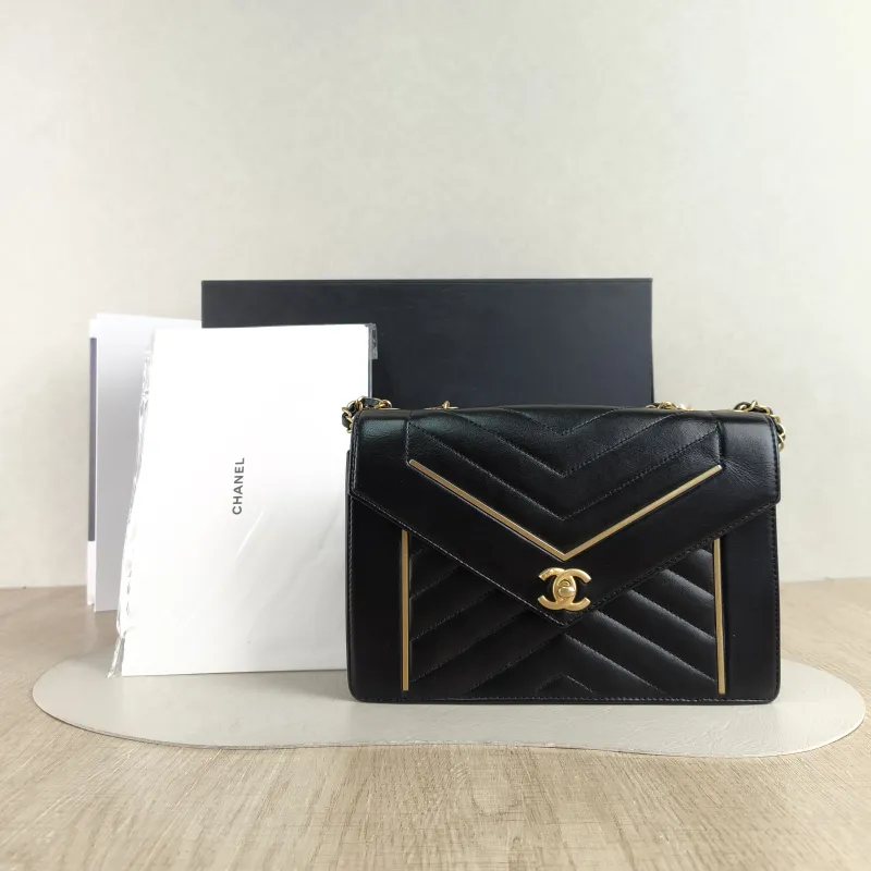Chanel Crossbody Bag Crossbody Bag Black Lambskin One Size24 × 7 × 16 cm — cover view 3 of 6