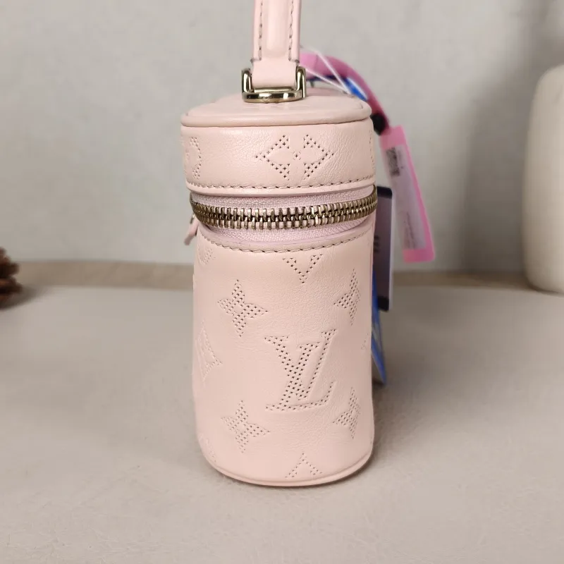 Louis Vuitton Shoulder Bag VANITY POUCH Cosmetic Bag Pink Calfskin One Size 19 × 6.5 × 11.5 cm — detail view 8 of 14