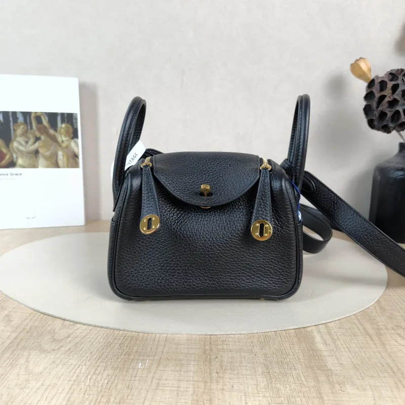 Hermès Crossbody Bag Lindy Mini 1989Black TC Calfskinmini19 × 9.5 × 13 cm
