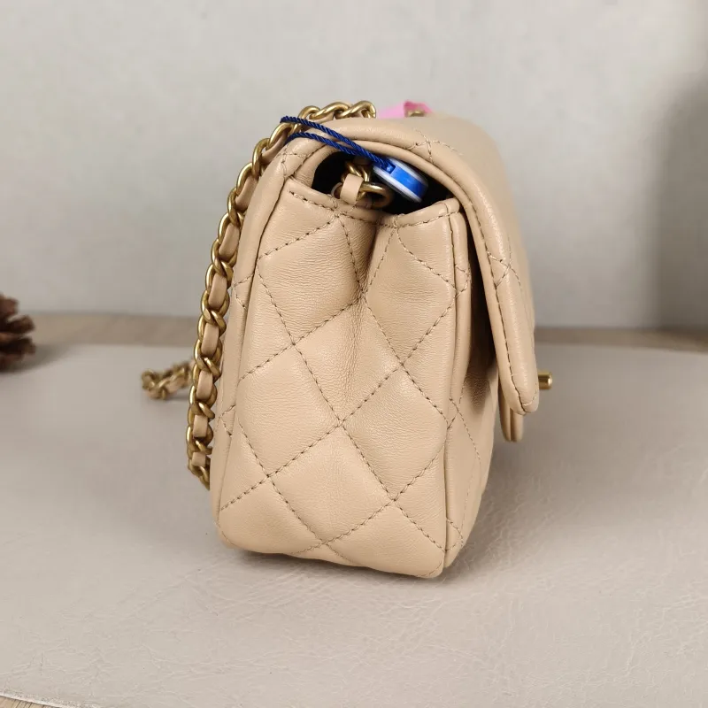 Chanel Crossbody Bag mini Taupe Lambskin One Size 20 × 6 × 12 cm — detail view 11 of 13