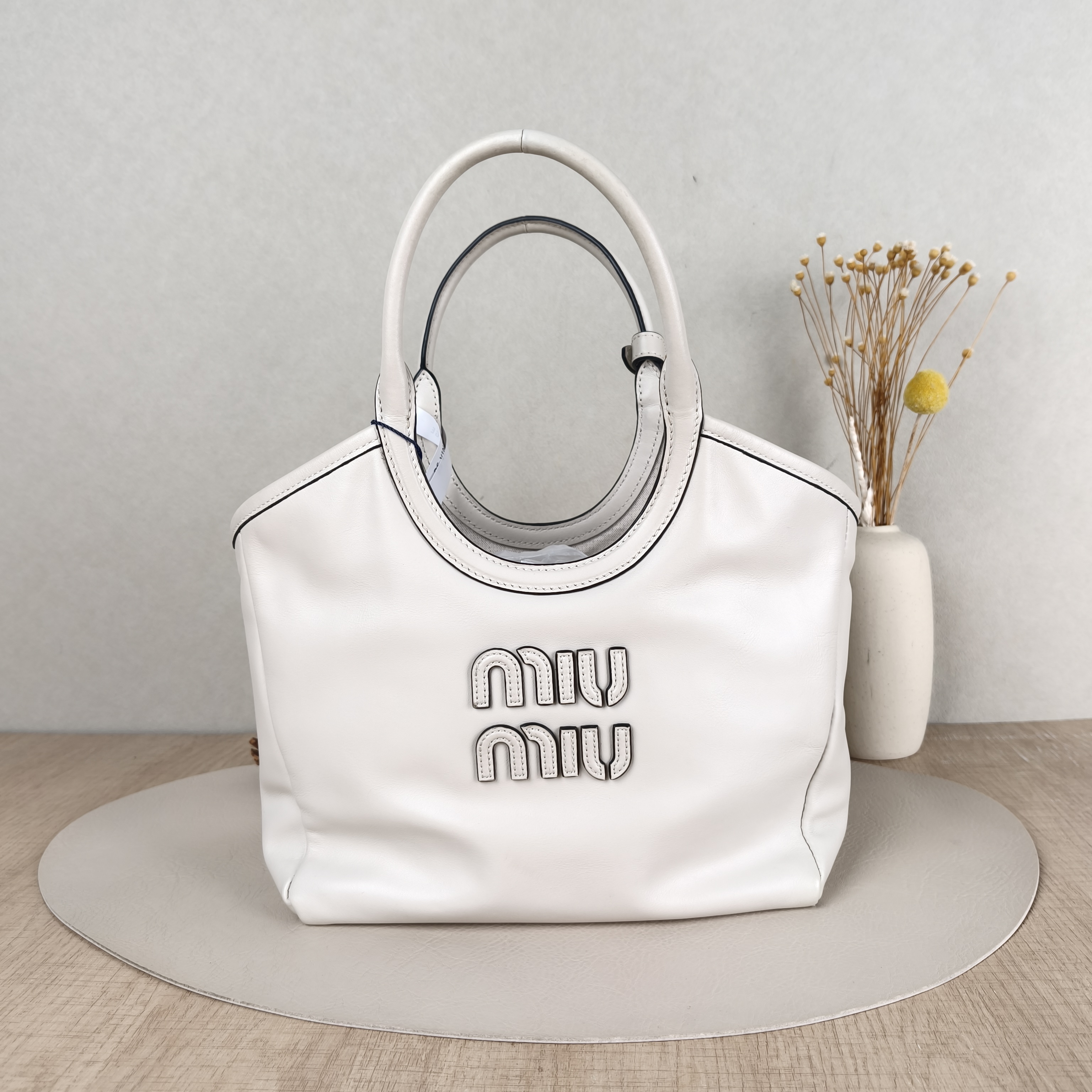 Miumiu Shoulder Bag IVY Tote Shopping Tote White Calfskin Small22 × 12 × 23.5 cm