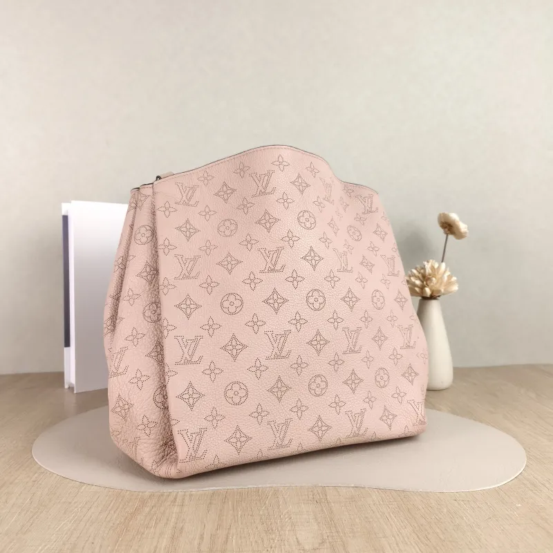 Louis Vuitton Crossbody Bag Babylone Calfskin Large 37 × 18 × 31 cm — cover view 3 of 4
