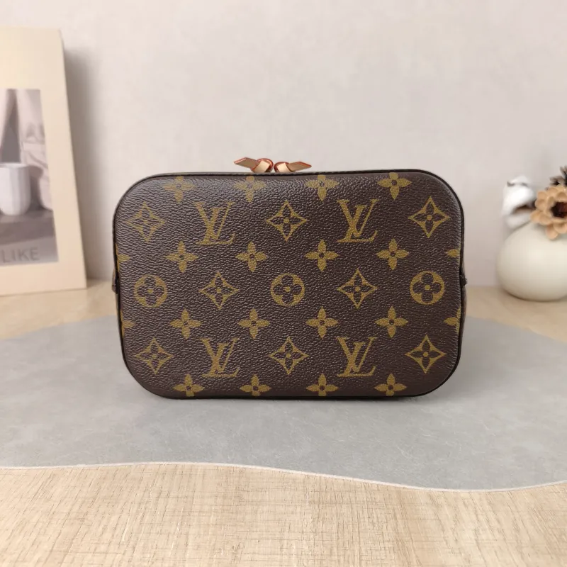 Louis Vuitton Crossbody Bag NÉONOÉ Bucket Bag BB Monogram PVC BB 20 × 13 × 20 cm — cover view 6 of 6