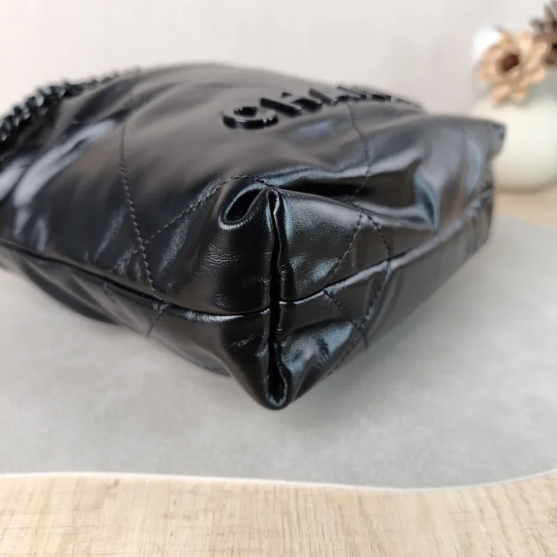 Chanel Shoulder Bag 22Bag Black CC alfskin Mini 20 × 6 × 19 cm — detail view 9 of 9
