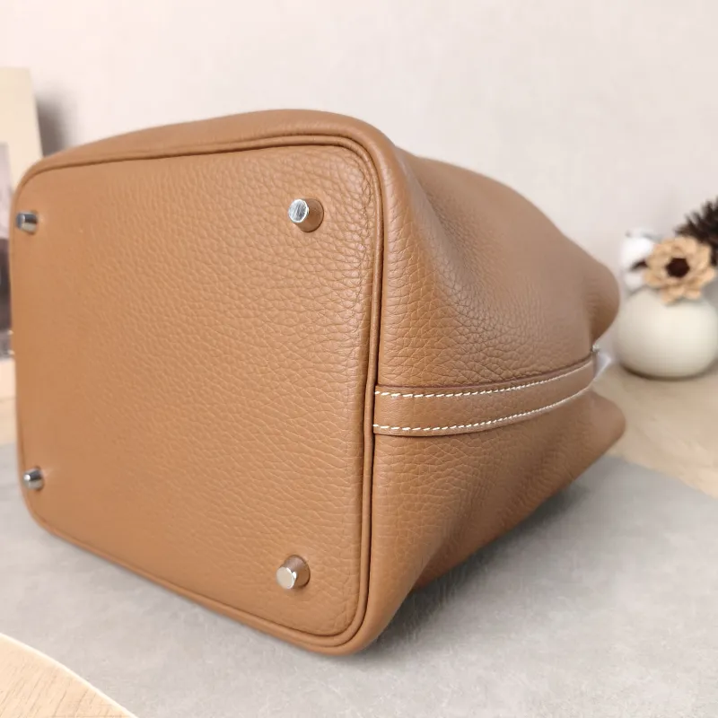 Hermès Top Handle Bag Picotin Lock 22 22 37 Brown TC Calfskin Medium 22 × 17 × 21 cm W — detail view 6 of 12
