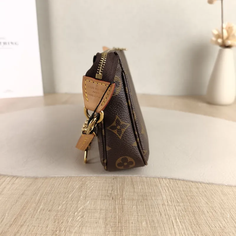 Louis Vuitton Shoulder Bag Pochette Accessoires Two Straps Monogram PVC Large 23.5 × 4 × 13.5 cm — detail view 5 of 9