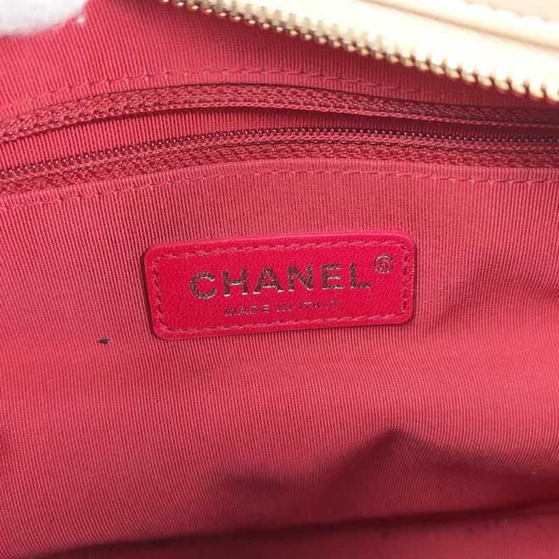 Chanel Crossbody Bag Gabrielle Gabrielle Bag Beige Black Large28 × 10 × 23 cm — detail view 12 of 13