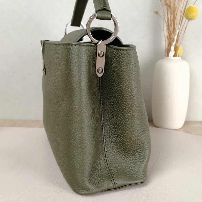 Louis Vuitton Top Handle Bag Capucines Calfskin BB 27 × 9 × 17.5 cm — detail view 10 of 12