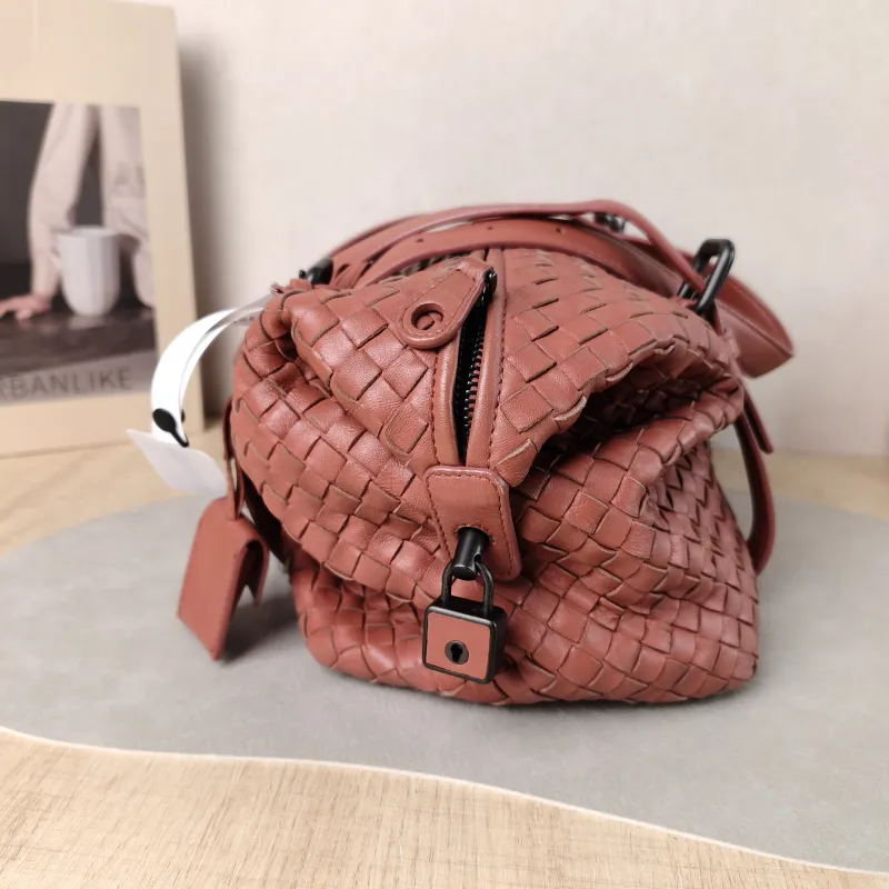 Bottega Veneta Top Handle Bag Woven Top Handle Bag Lambskin 29 × 15 × 21 cm — detail view 3 of 11