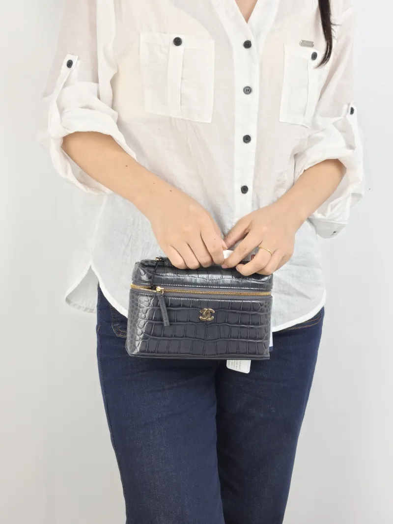 Chanel Crossbody Bag Collectionlp Top Handle Bag Dark Grey Calfskin One Size 19.5 × 5 × 17 cm — on-model view 2 of 2