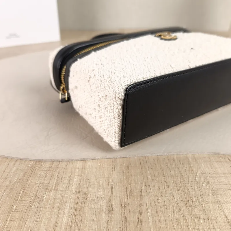 Chanel Crossbody Baglp Box Bag Top Handle Crossbody Bag White Black One Size19.5 × 5 × 17 cm — detail view 4 of 12