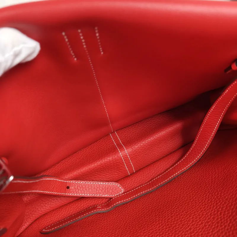 Hermès Shoulder Bag Halzan 31 Q5 Taurillon Clemence TC Calfskin Medium 31 × 9 × 28.5 cm A — detail view 4 of 12