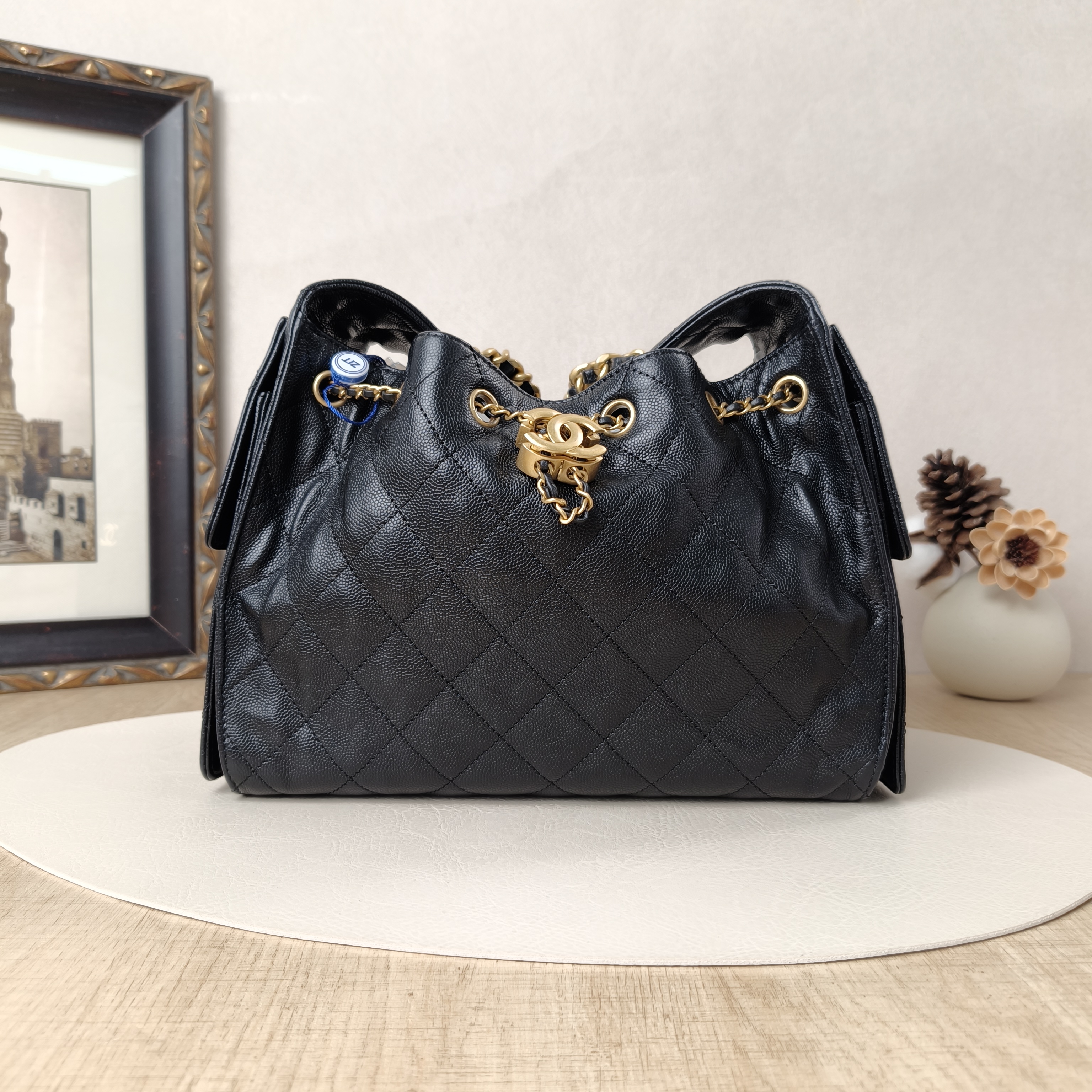 Chanel Shoulder Bag25Bag Black Grained Calfskin Small26 × 14 × 30 cm