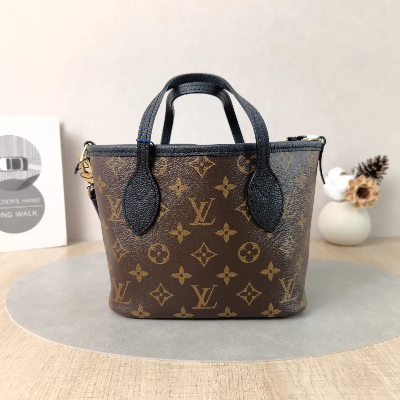 Louis Vuitton Crossbody Bag NEVERFULL INSIDE OUT BB Black PVC · Calfskin BB26.5 × 11 × 16.5 cm