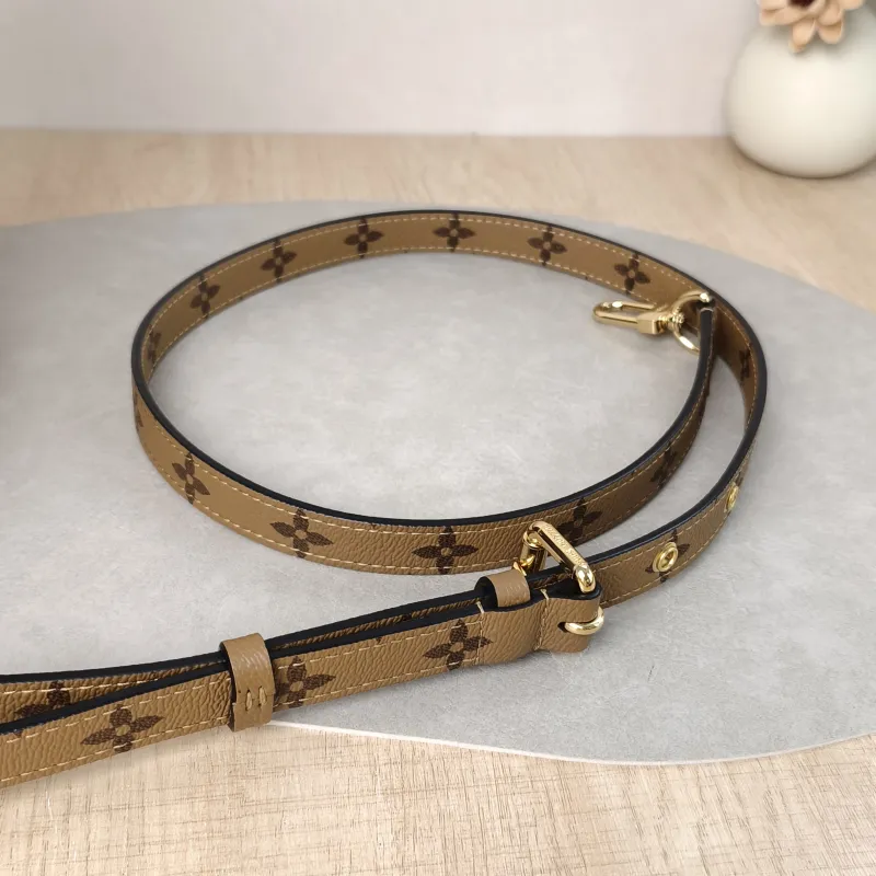 Louis Vuitton Crossbody Bag Pochette Métis Monogram Colorblock PVC Medium 25 × 7 × 19 cm — detail view 14 of 14