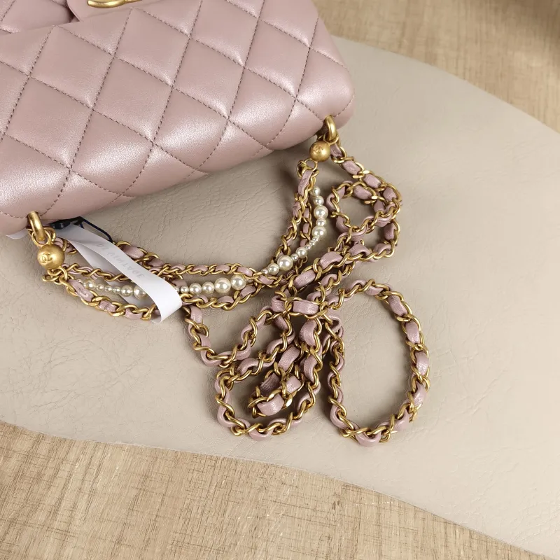 Chanel Crossbody Bag Pearl Lambskin One Size19.5 × 7.5 × 14.5 cm — detail view 10 of 14