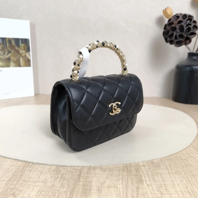 Chanel Crossbody Bag26c Pearl Black Lambskinmini15 × 5.5 × 10.5 cm — cover view 2 of 5