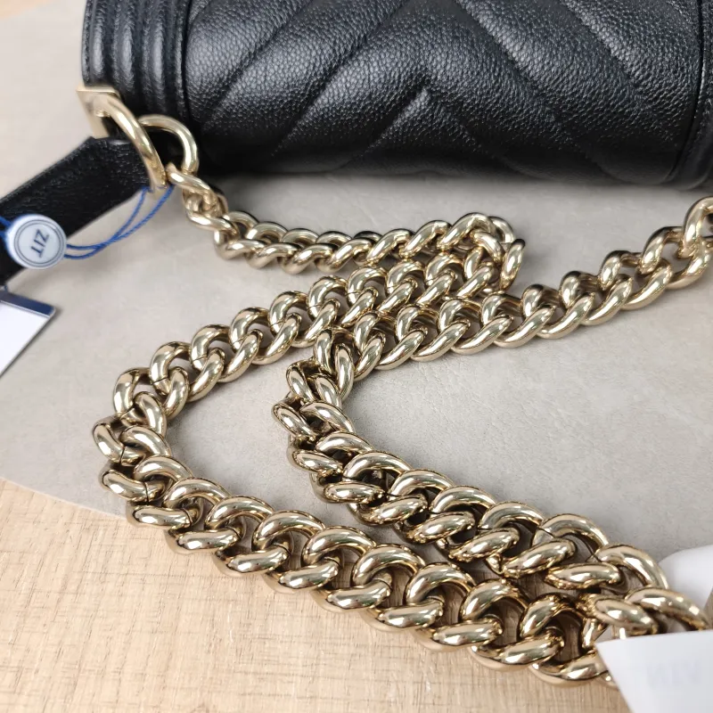 Chanel Crossbody Bagv leboy Black Grained Calfskin Small20.5 × 8.5 × 12 cm — detail view 4 of 13