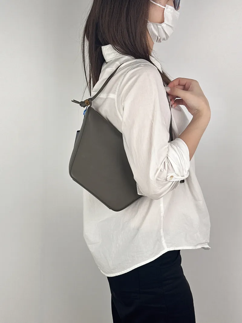 LOEWE Shoulder Bag Hammock hobo Green Calfskinmini28 × 9.5 × 17 cm — on-model view 2 of 2