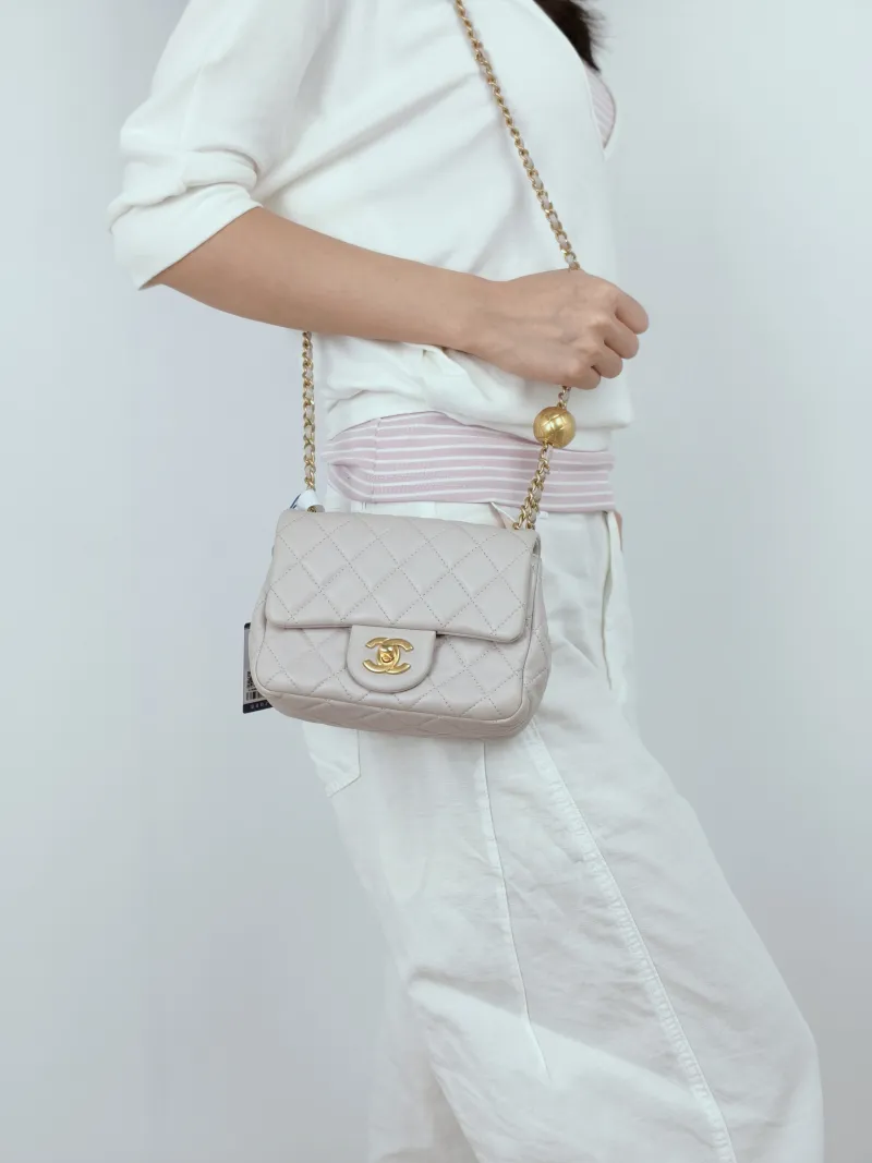Chanel Crossbody Bag Lambskin One Size17 × 8 × 13.5 cm — on-model view 2 of 3