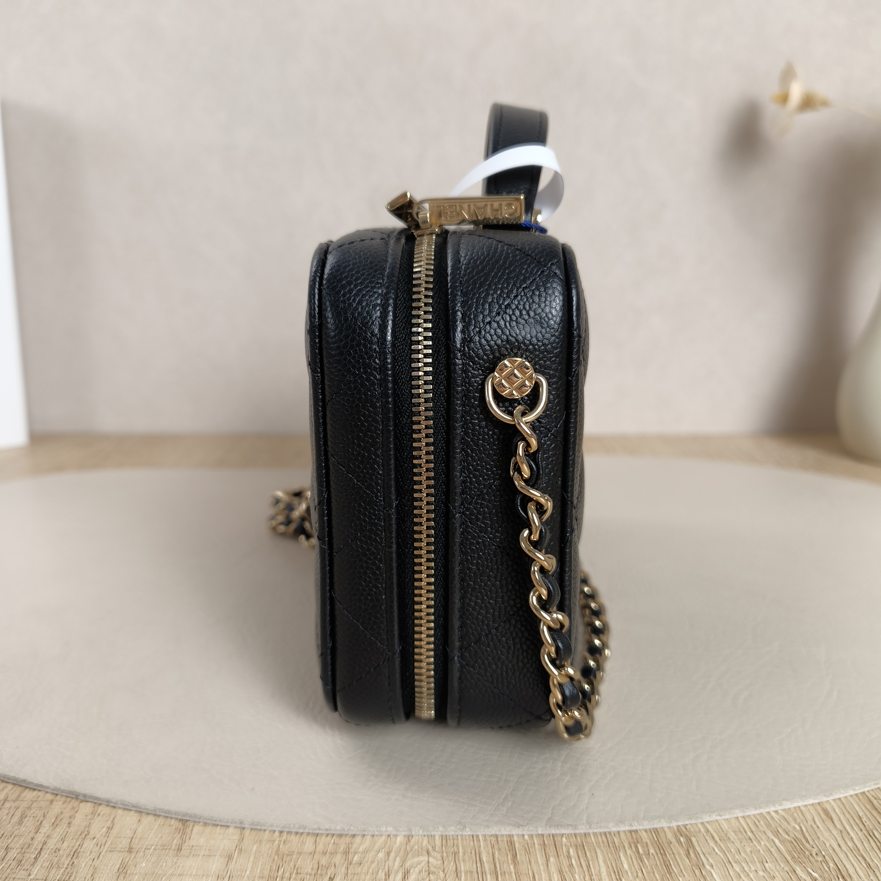Chanel Pre-Owned Bag · DS60600008 — cover view 3 of 11