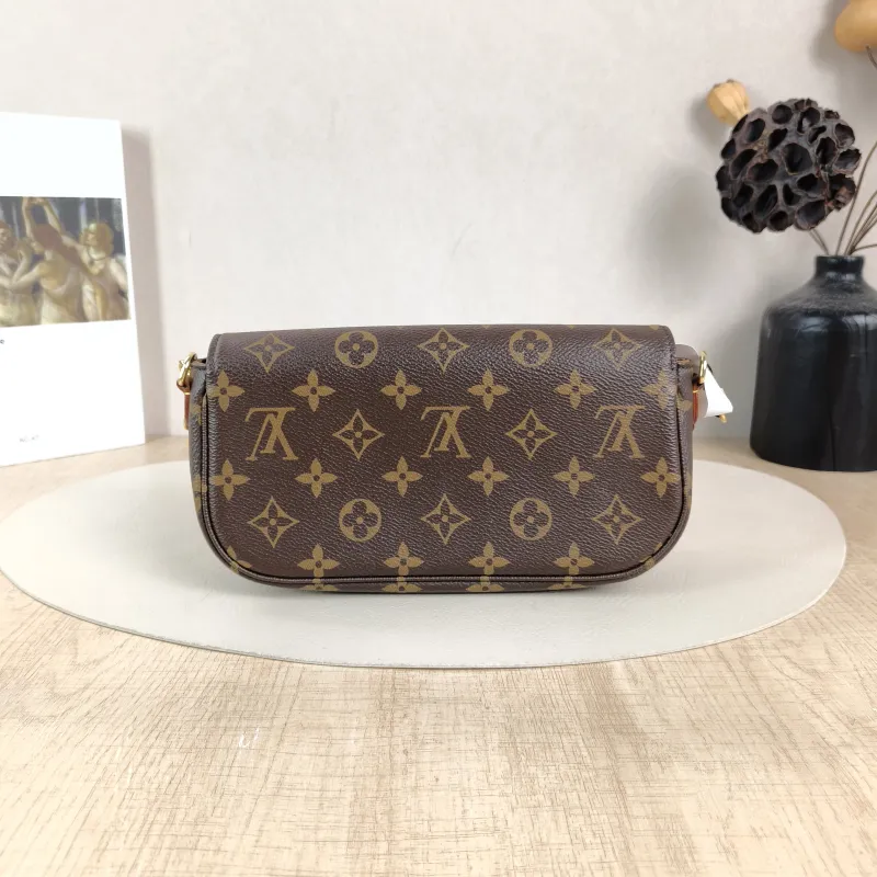 Louis Vuitton Crossbody Bag IVY Monogram PVC Small23.5 × 4.3 × 12 cm — cover view 4 of 5