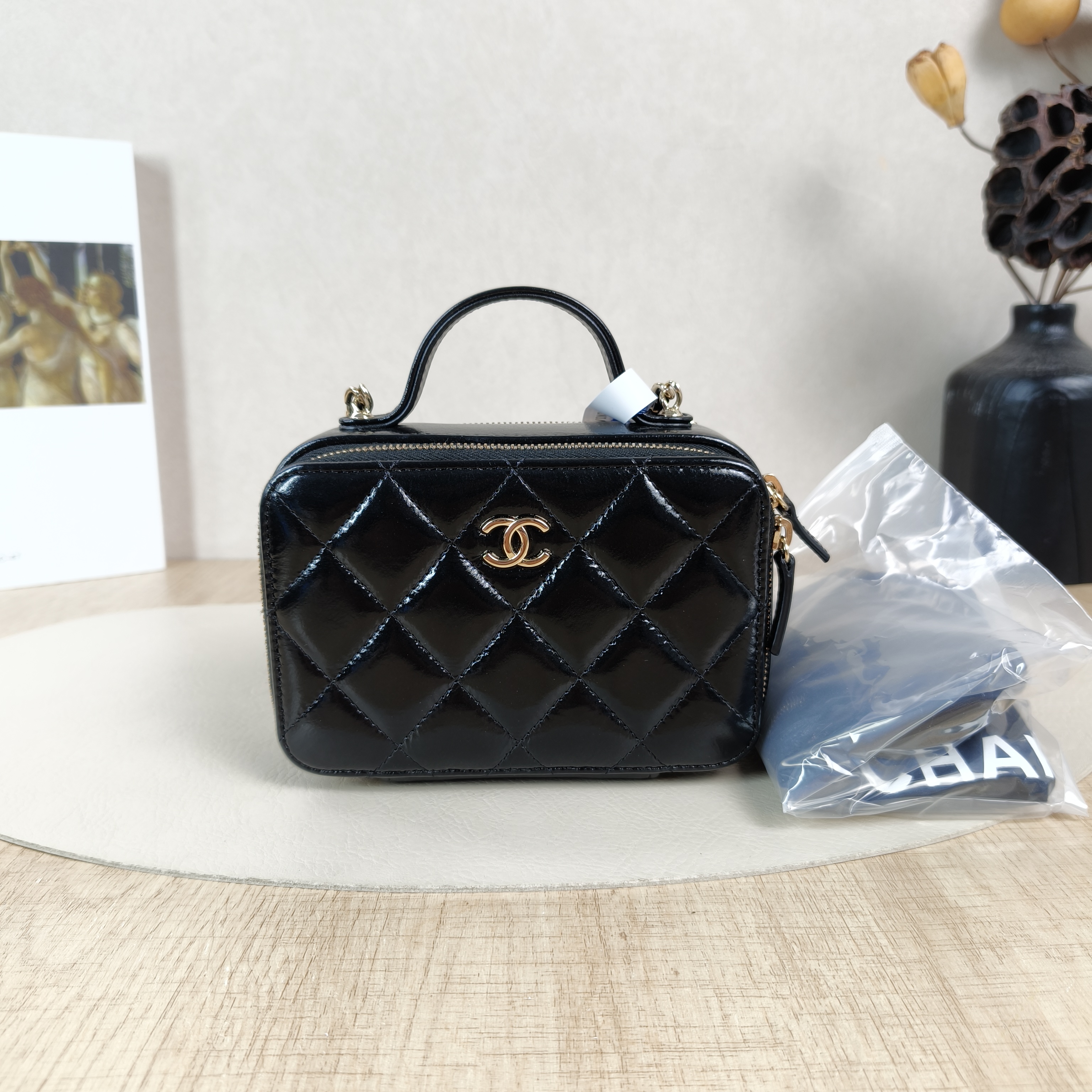 Chanel Crossbody Bag22b Camera Bag Black Waxed Leathermini15 × 7 × 10 cm — cover view 4 of 6