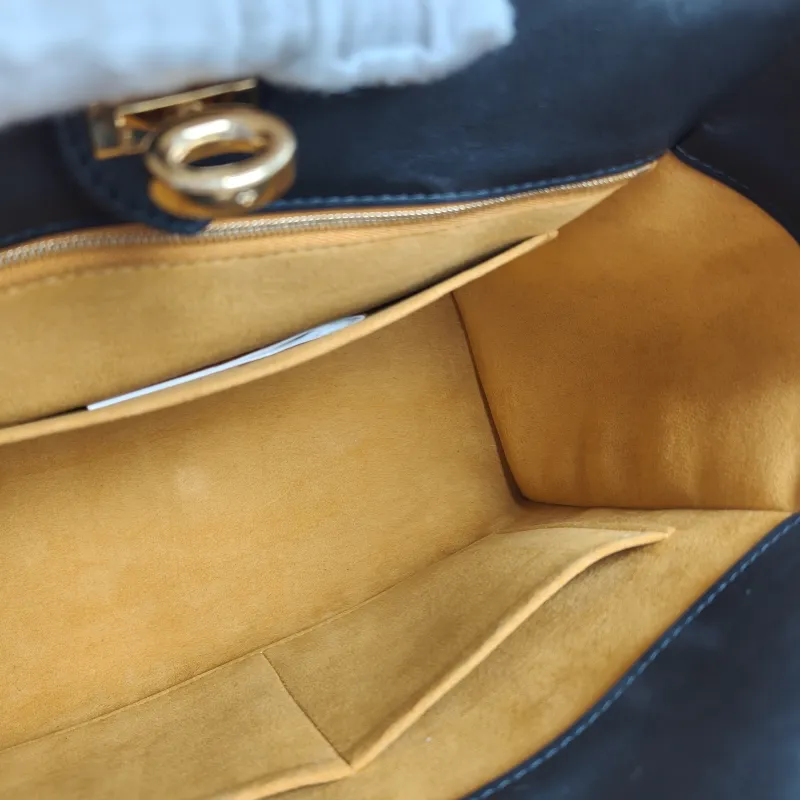 Louis Vuitton Top Handle Bag On My Side Black Calfskin Medium30.5 × 14 × 24.5 cm — detail view 9 of 14
