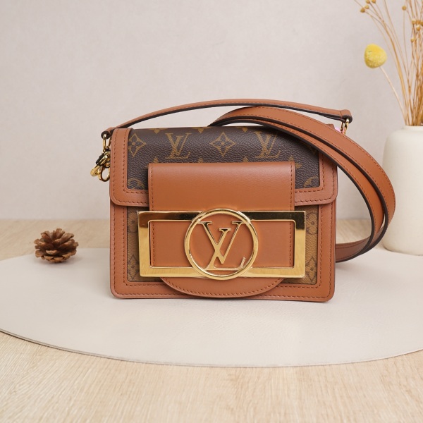 Louis Vuitton mini Brown Microchip Edition · Dust Bag Two Straps · 20 × 9 × 15 cm