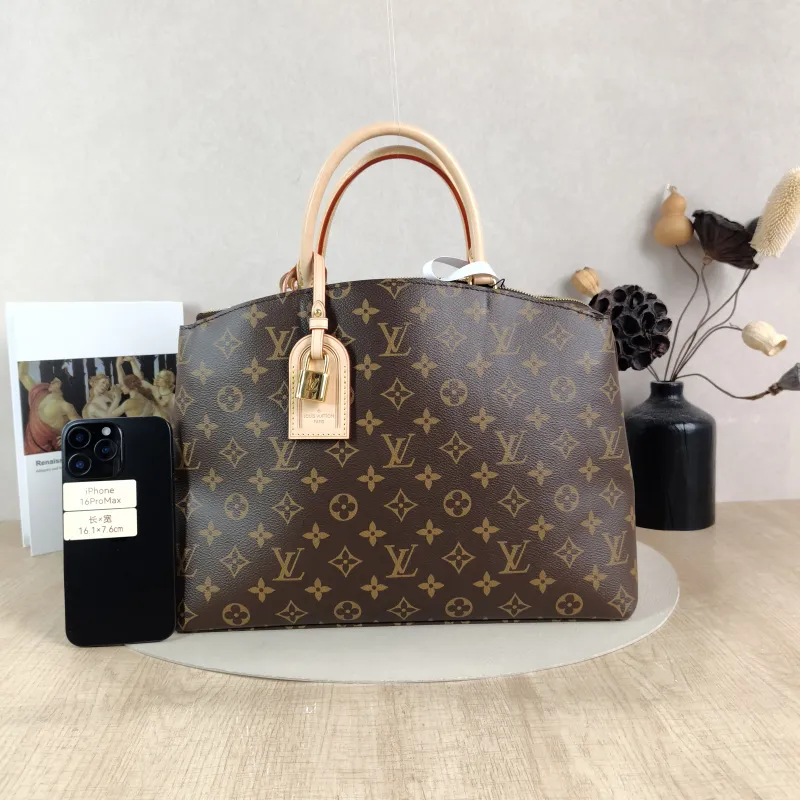 Louis Vuitton Top Handle Bag GRAND PALAIS Monogram PVC Medium34 × 15 × 24 cm — cover view 2 of 6