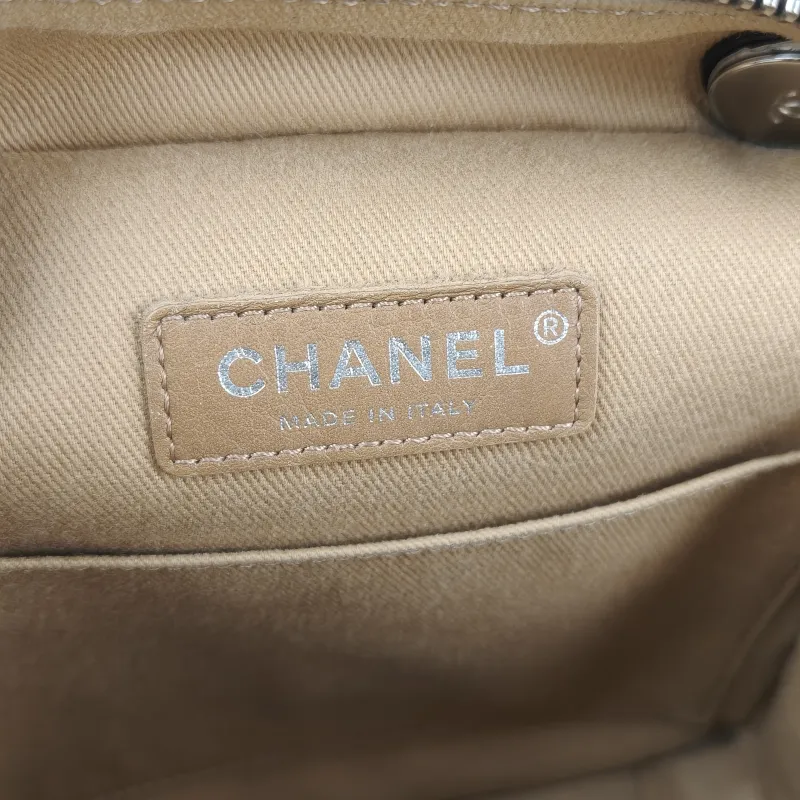 Chanel Crossbody Bag Crossbody Bag Black Waxed Leather One Size17 × 8 × 18 cm — detail view 11 of 17