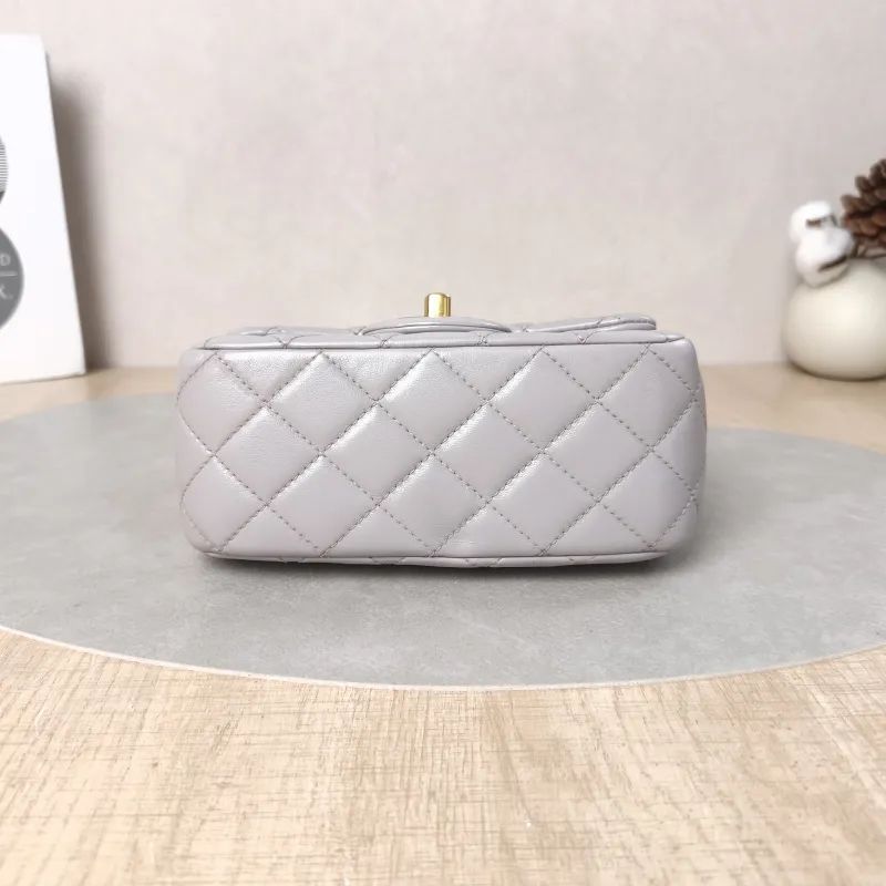 Chanel Crossbody Bag Grey Lambskin One Size17 × 8 × 13.5 cm — cover view 5 of 5
