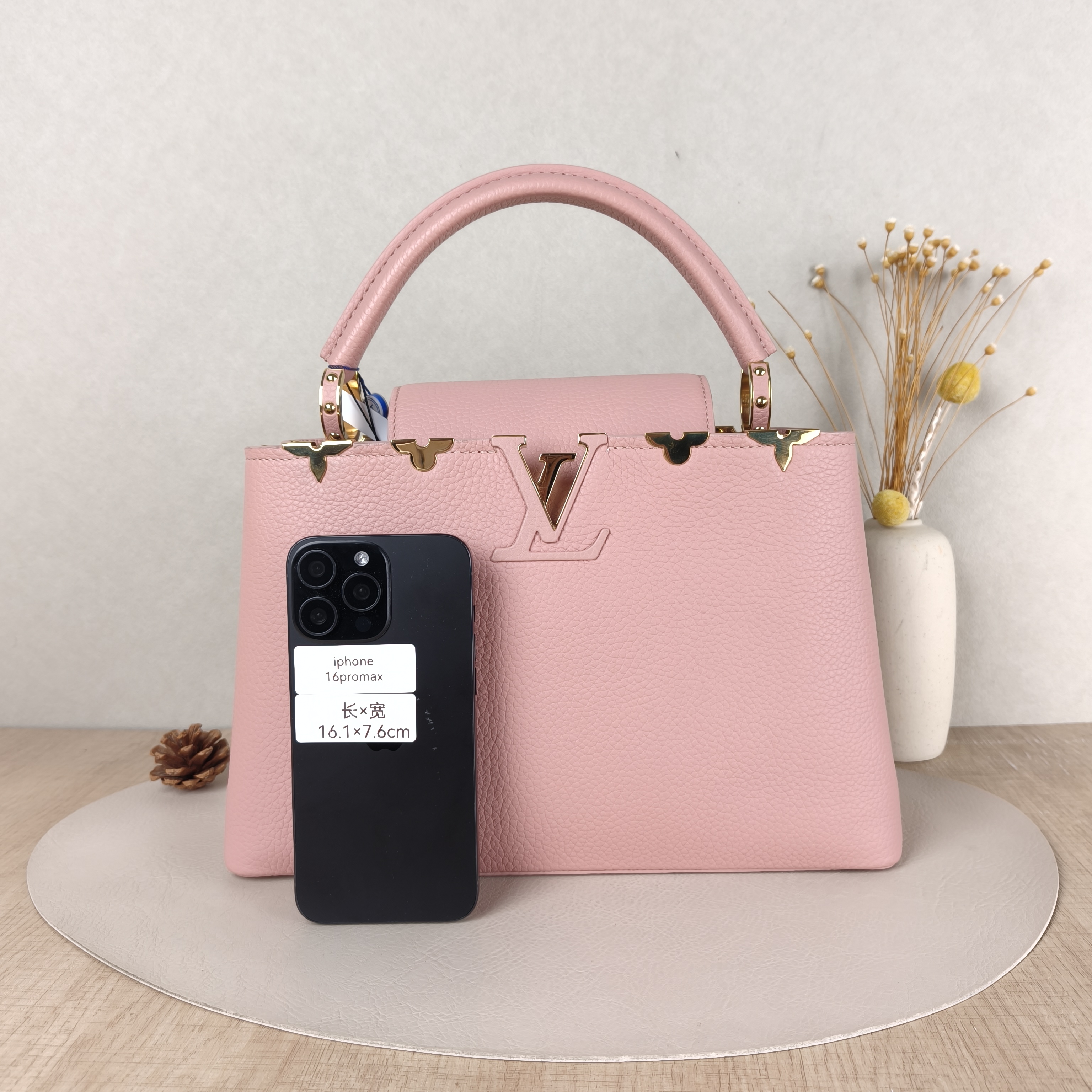 Louis Vuitton Top Handle Bag Capucines Pink Calfskin Medium31.5 × 11 × 20 cm — cover view 4 of 5