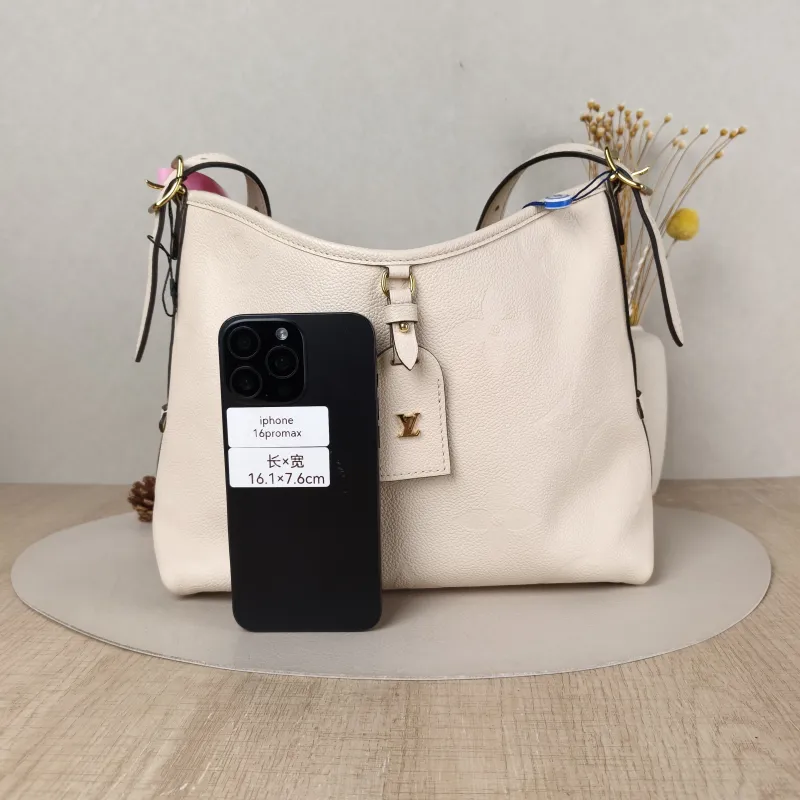 Louis Vuitton Crossbody Bag Carryall White Calfskin Small 29.5 × 12 × 24 cm — cover view 2 of 5