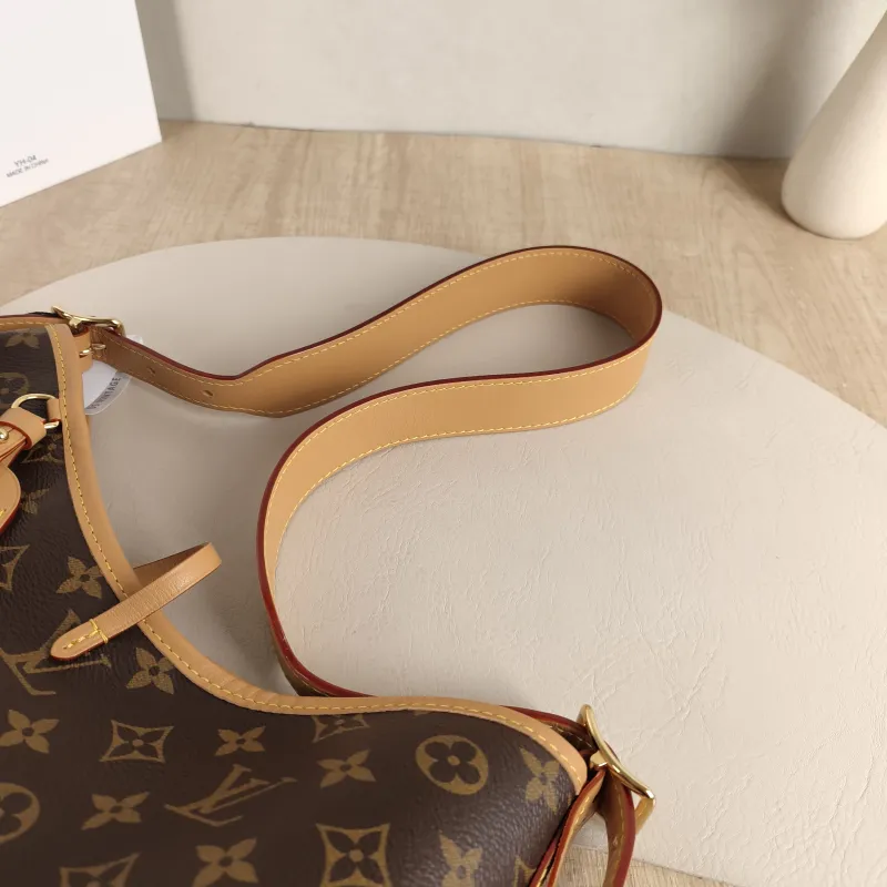 Louis Vuitton Crossbody Bag Carryall Monogram PVC Small 29 × 12 × 24 cm — detail view 11 of 11