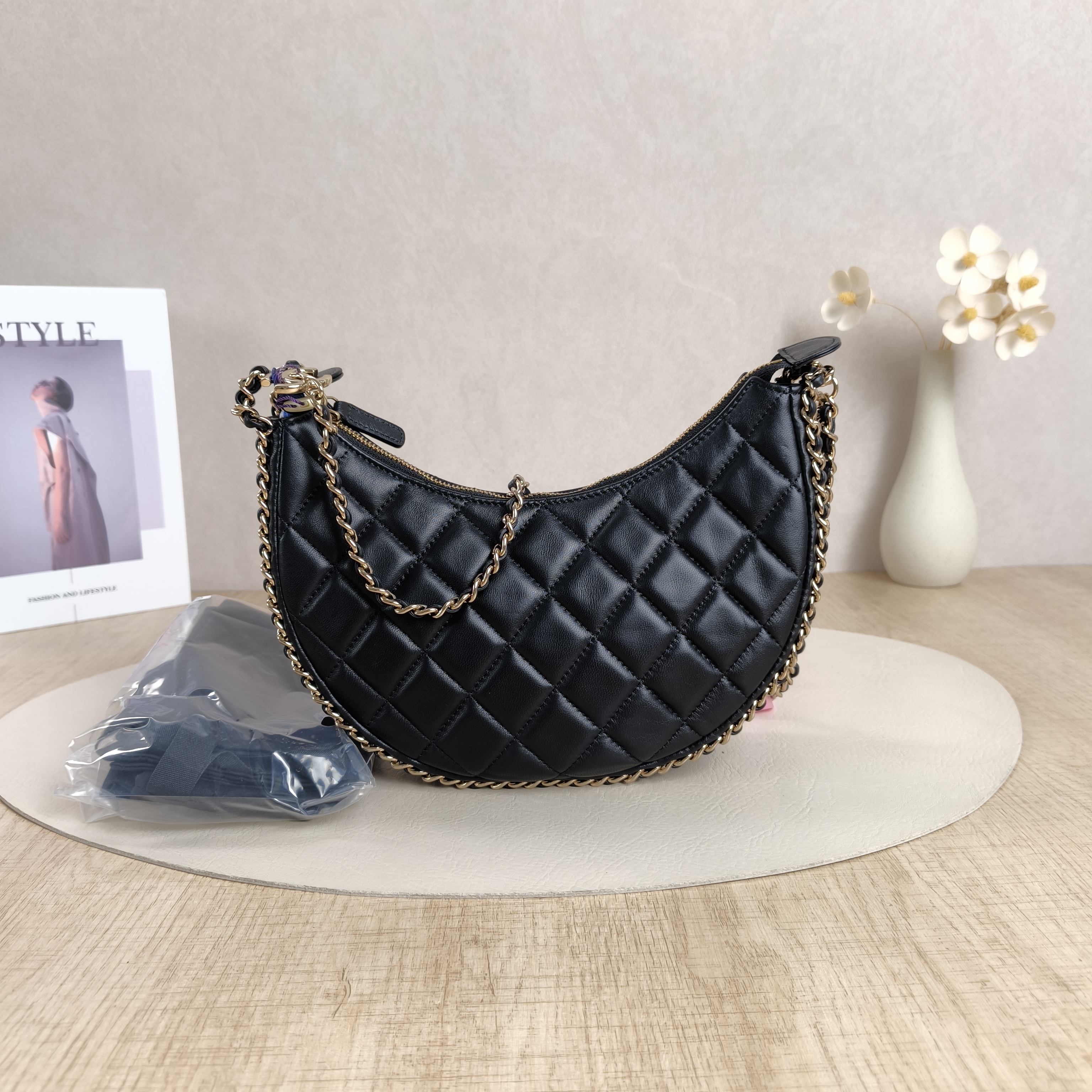 Chanel Shoulder Bag23p Black Lambskin Small20 × 6 × 15 cm — cover view 3 of 10