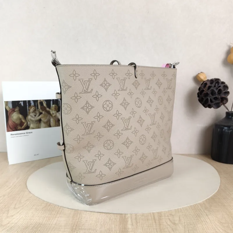 Louis Vuitton Shoulder Bag Flore Bucket Bag Grey Calfskin One Size 28 × 10 × 27 cm — cover view 3 of 5