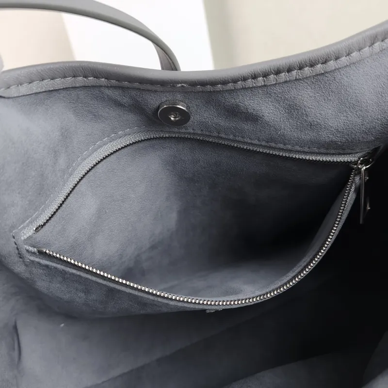 Louis Vuitton Crossbody Bag Carryall Cargo Vibe Grey SL ambskin Small 33.5 × 15 × 23 cm — detail view 12 of 12