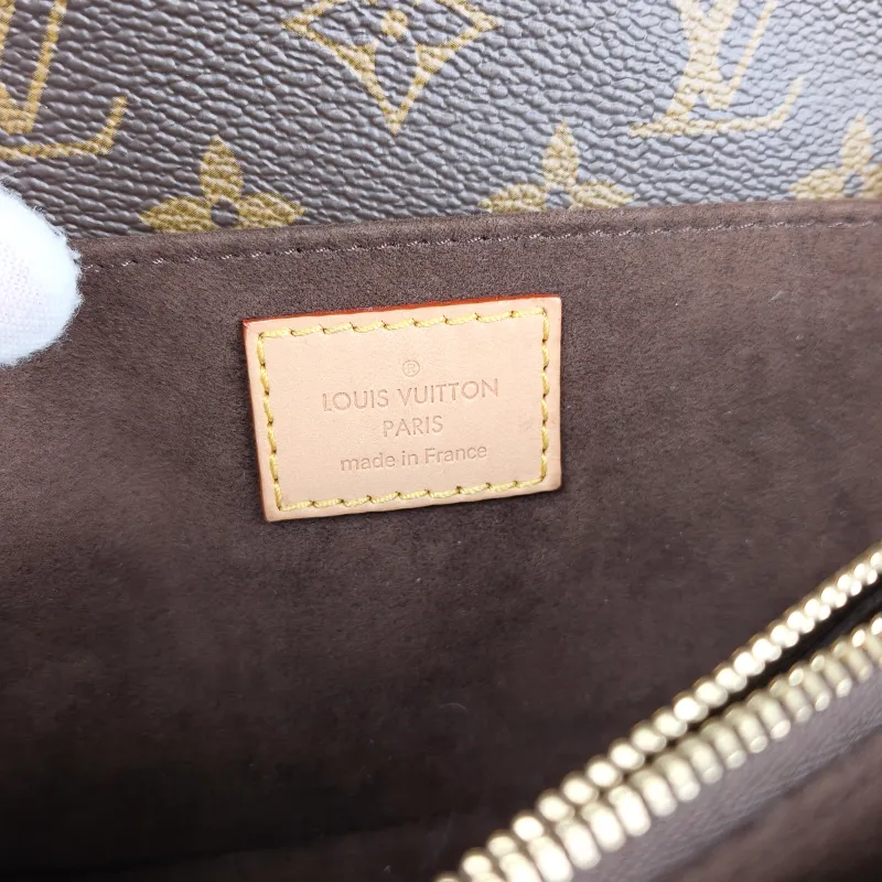 Louis Vuitton Crossbody Bag Pochette Métis East West Monogram PVC Small 21.5 × 6 × 13.5 cm — detail view 3 of 14
