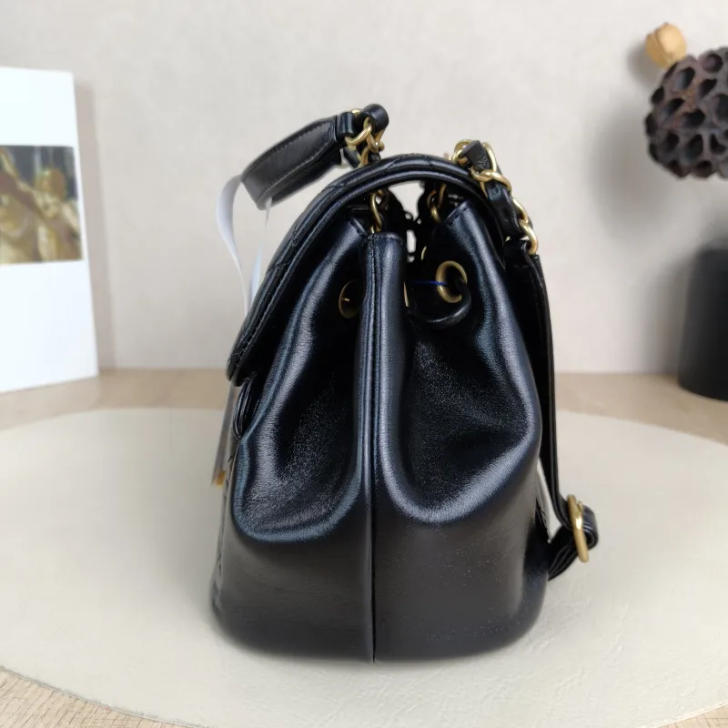 Chanel Crossbody Bag23k Backpack Black Lambskin 23 × 12 × 20 cm — detail view 13 of 15