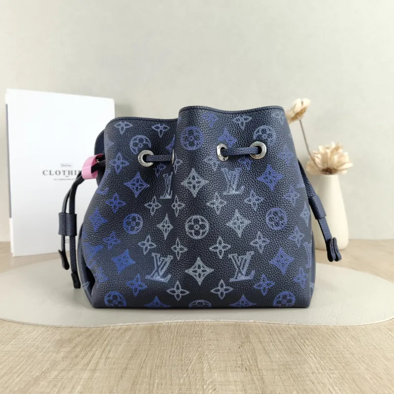 Louis Vuitton Crossbody Bag BELLA · Calfskin One Size 22 × 14 × 19 cm — cover view 2 of 5