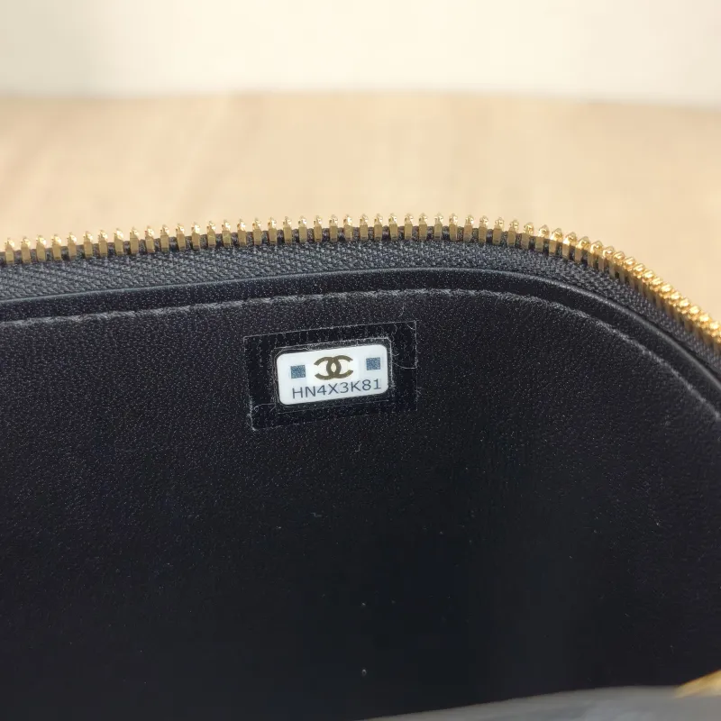 Chanel Crossbody Bag Edition Box Bag Cosmetic Bag Black Lambskin 16 × 8 × 9.5 cm — detail view 1 of 12