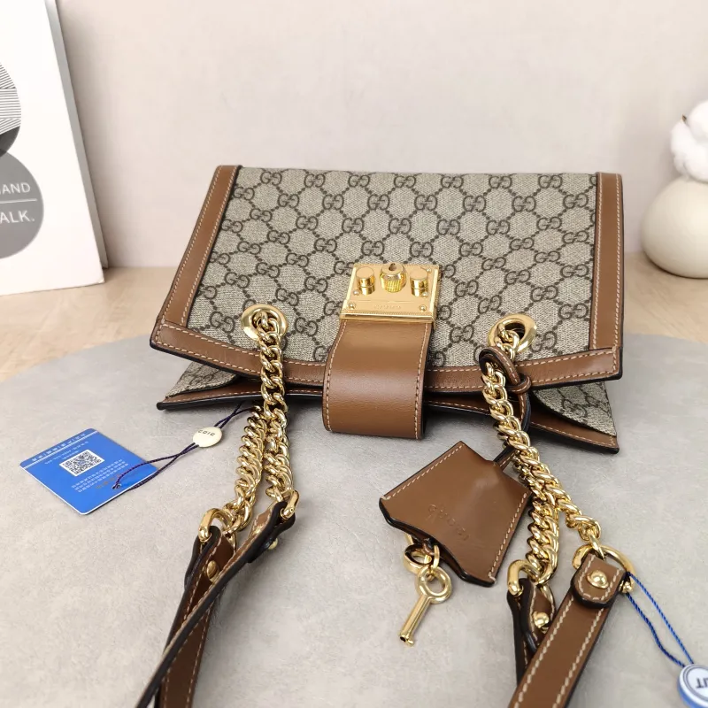 GUCCI Shoulder Bag Padlock Tote Monogram PVC Medium26 × 10 × 18 cm — detail view 2 of 12