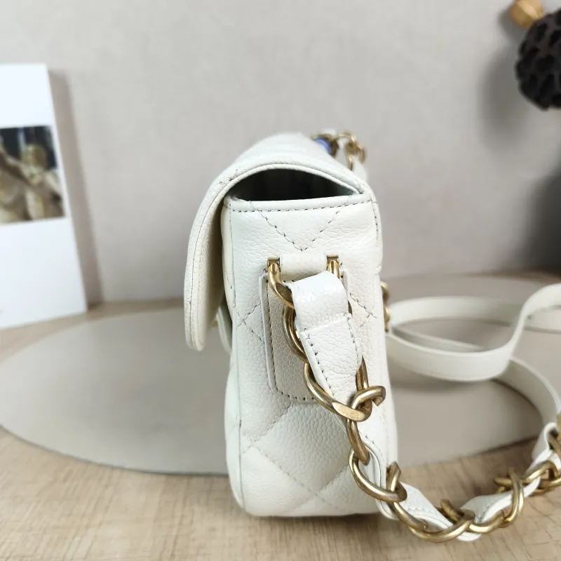 Chanel Crossbody Bag Crossbody Bag White Gold Grained Calfskin One Size 23 × 6 × 16 cm — detail view 1 of 13