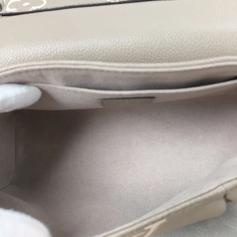 Louis Vuitton Crossbody Bag Favorite Empreinte Embossed Calfskin Monogram Medium24 × 9 × 14 cm — detail view 16 of 18