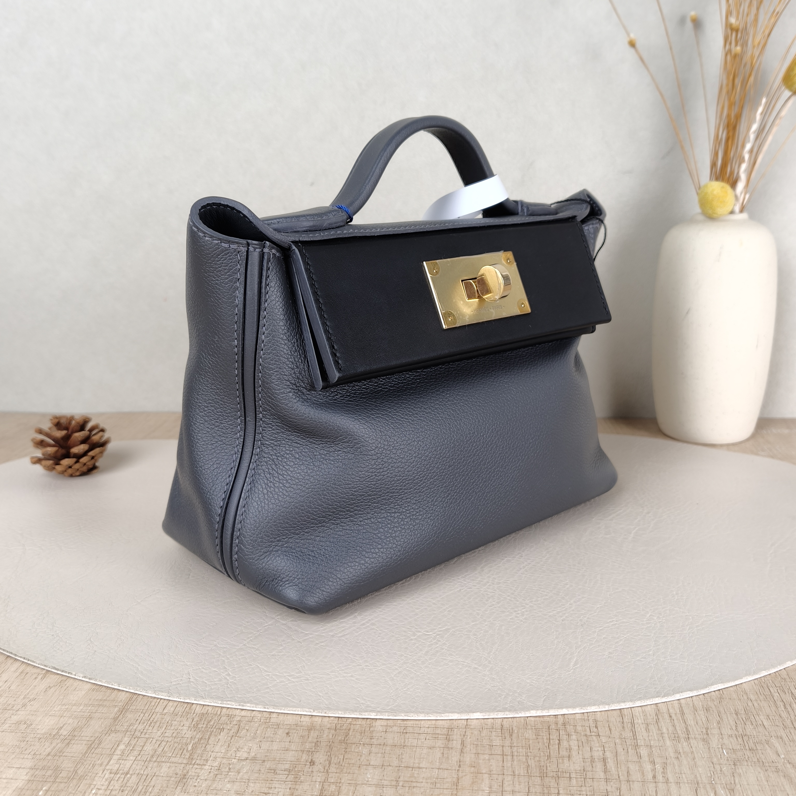 Hermès Crossbody Bag24 · 24 21 Shoulder Bag Grey Black Evercolor Calfskinmini21 × 10 × 16 cm — cover view 2 of 5